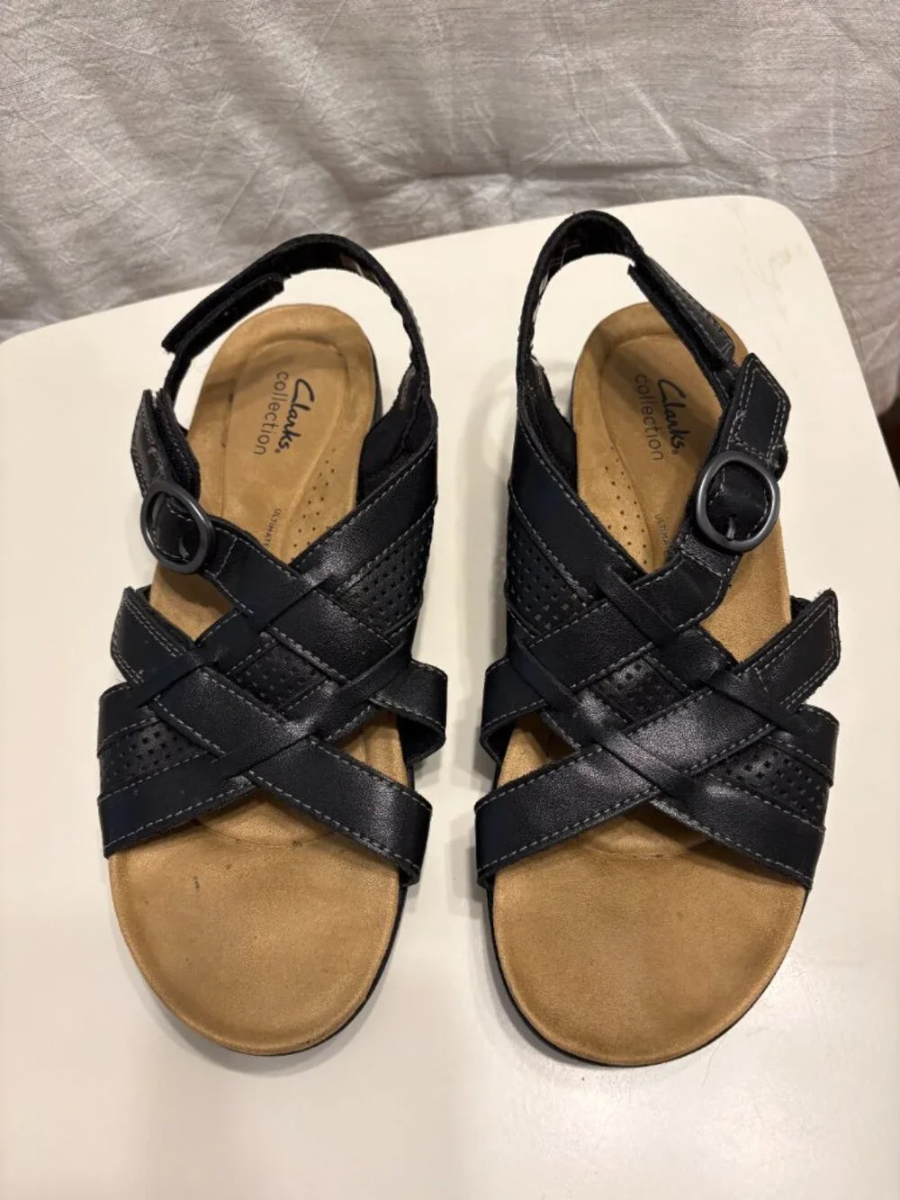 Clarks Collection Women’s Black Strappy Comfort Sandals Size 9.5